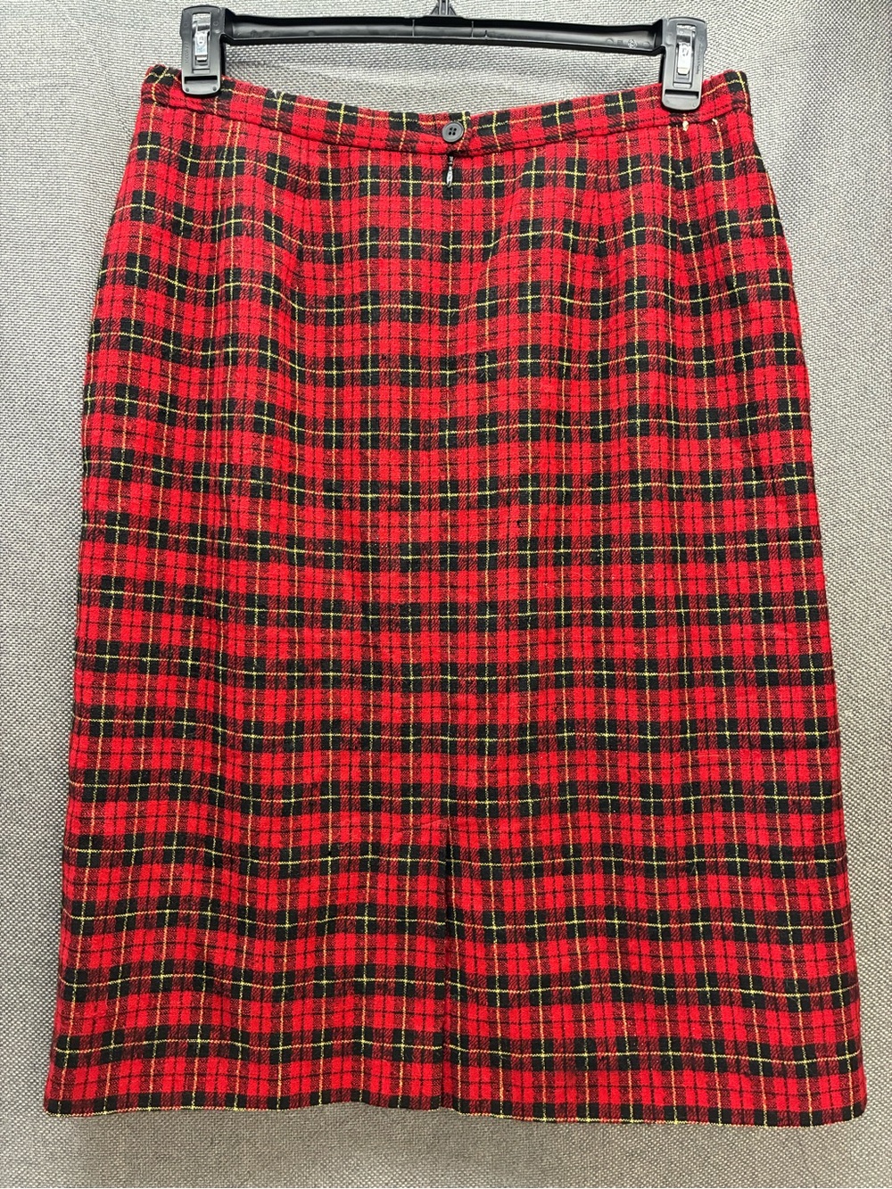 Vintage Pendleton Red Tartan Plaid Skirt, 100% Virgin Wool, Size 16 Knee Length - Picture 3 of 16
